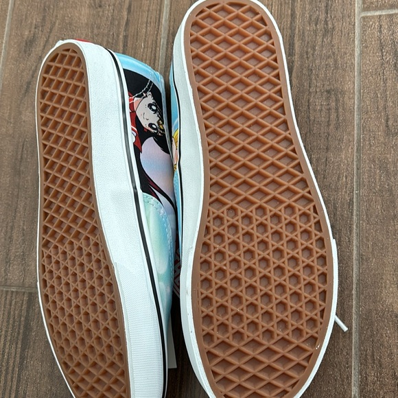Vans Sailor Moon Collection Men Size 7.5 Women Size 9 - Picture 8 of 14